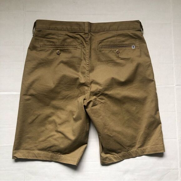 DC Shoes Khaki Flat Front Relaxed Fit Shorts (32) - Picture 4 of 4